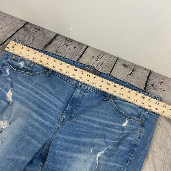 Torrid Crop Boyfriend Vintage Stretch Distressed Blue Jeans size 24 plus - Picture 10 of 12
